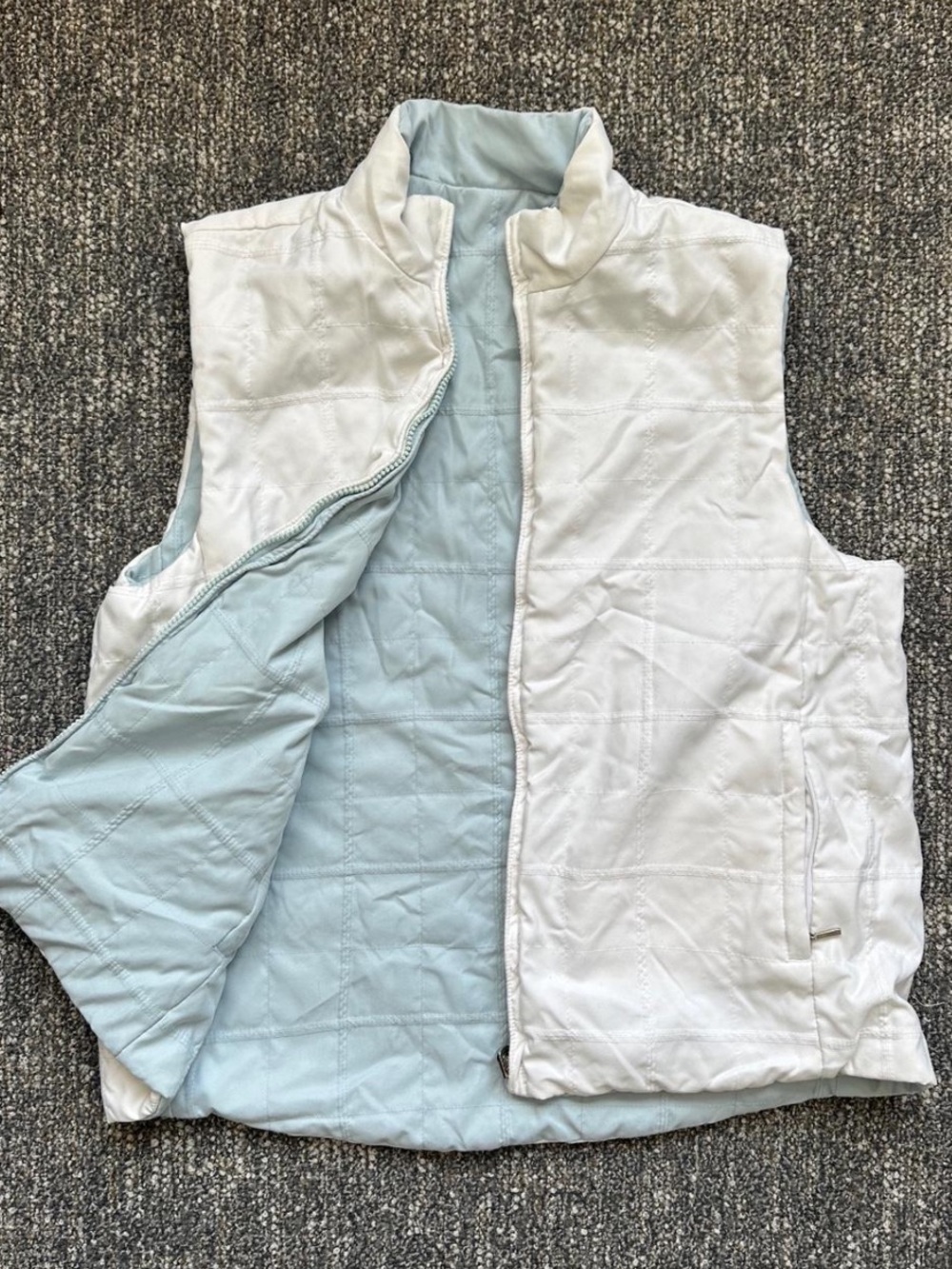 Reversible Vest - Picture 3 of 6